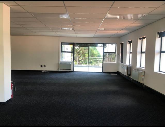 144M² OFFICE TO LET IN HYDE PARK